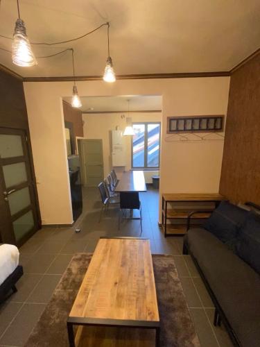 J and R Brussels City Apartment Van Zande