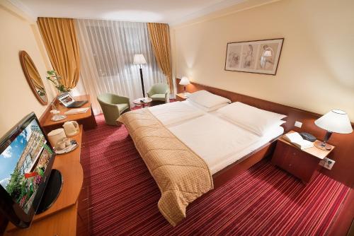 Apollo Hotel