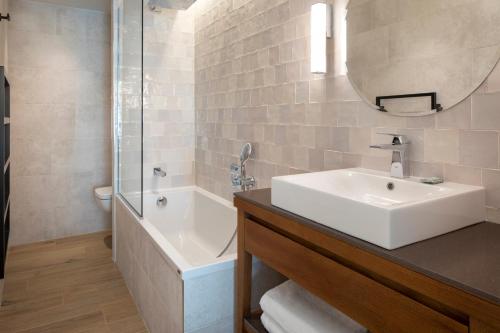 Hotel des Champs-Elysees