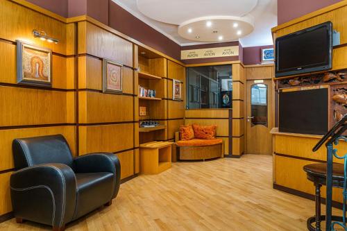 Avion Hotel