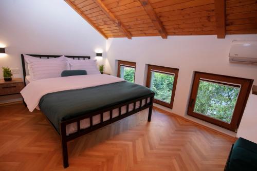 Grand Boutique Hotel