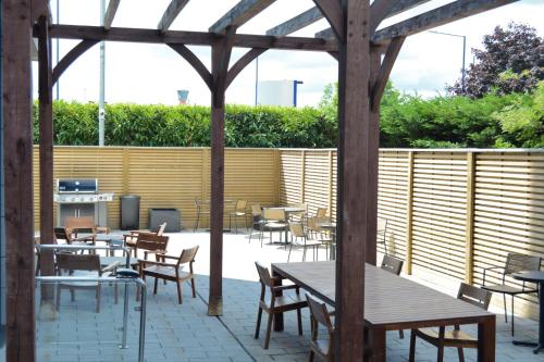 Staybridge Suites London - Heathrow Bath Road