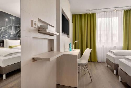 Super 8 by Wyndham Mainz Zollhafen