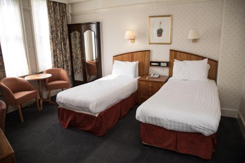 Crown & Mitre Hotel