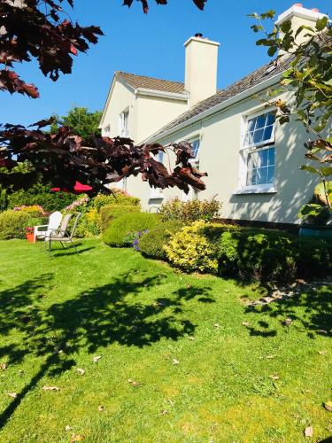 Hillcrest Farmhouse Bed & Breakfast