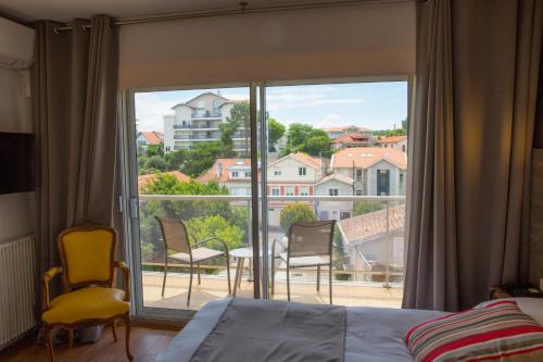 Arc-Hôtel sur Mer