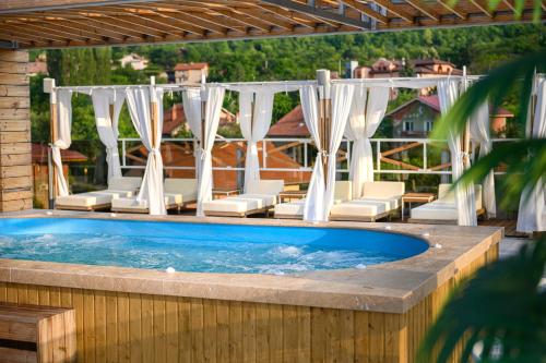 103 Degrees Hotel & Spa