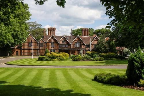 Macdonald Alveston Manor Hotel