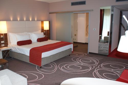 Ramada by Wyndham Pitesti