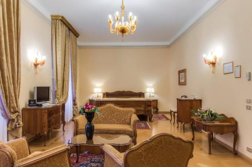 Villa Fenaroli Palace