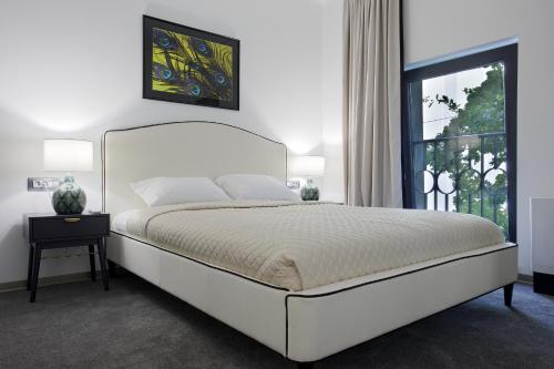 The Square Hotel