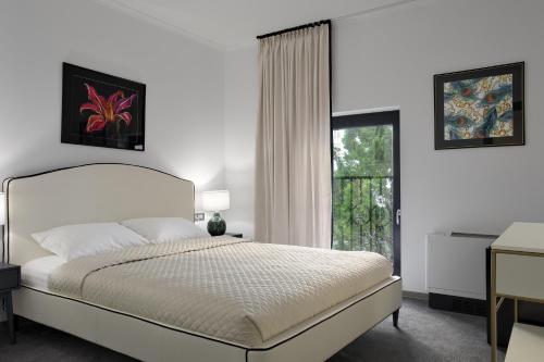 The Square Hotel