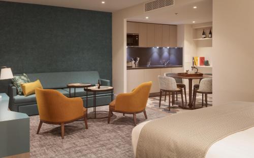 Staybridge Suites London - Heathrow Bath Road