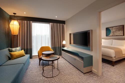 Staybridge Suites London - Heathrow Bath Road