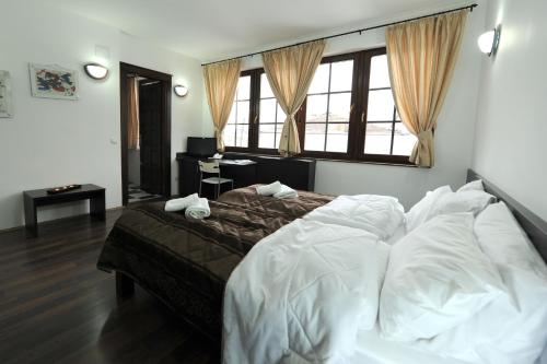 Hotel Theatre