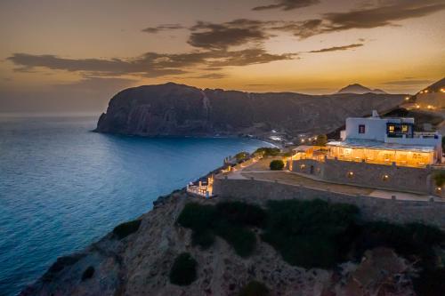 Psaravolada Milos Resorts