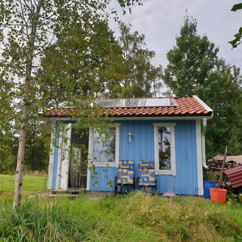 Gäststuga i vacker natur, bastu, bubbelpool sommartid och gratis parkering nära Borås, Ulricehamn och Lassalyckan, guesthouse with nice view with sauna and free parking close to Dalsjöfors and fishing