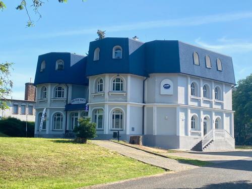 Grandlux Villa & Spa