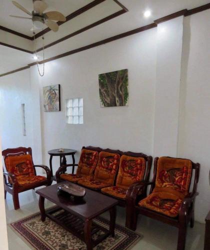 Perlies Inn Balcony House