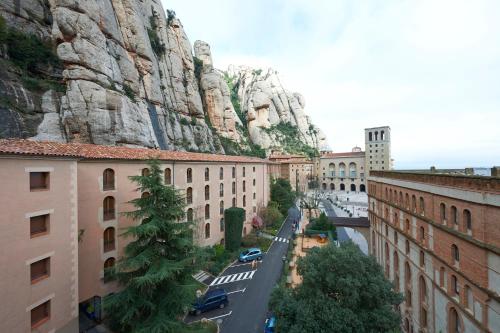 Cel. Les Abat Marcet