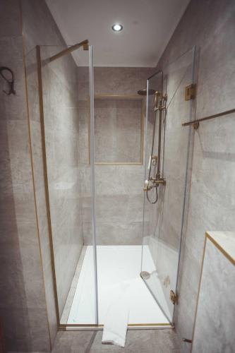 Provence Rooms