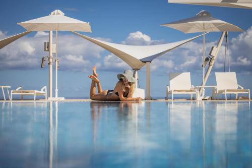 Akrogiali Beach Hotel