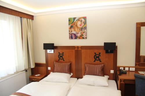 Carlton Hotel Buda Castle
