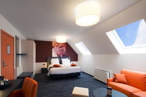 Orange Hotel