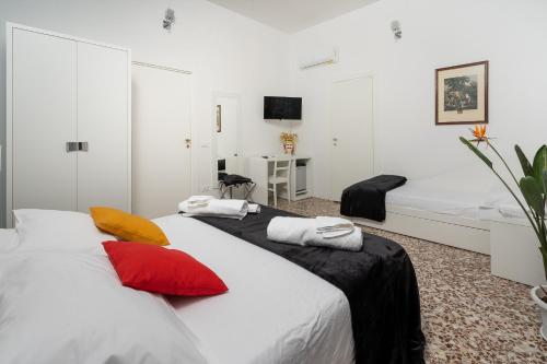 Regina Margherita Bed and Breakfast & Solarium