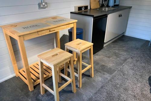 Cosy, Self-Contained Garden Room in City Centre