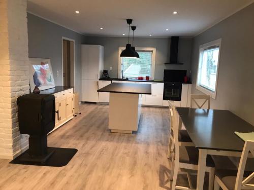 # 1 Mountain View with free street parking