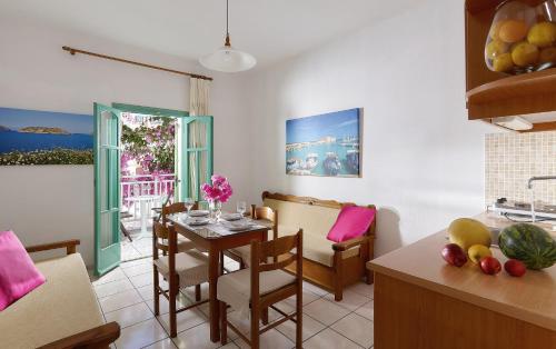 Paul Marie Hotel & Bungalows