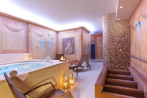Boutique Room
