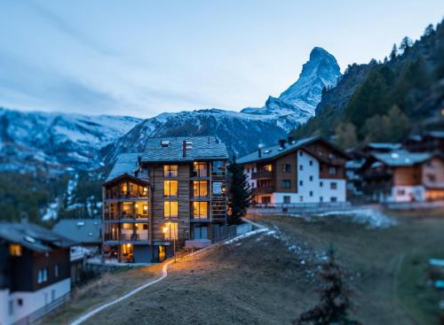 22 Summits Apartments