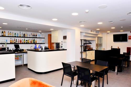 Hotel 6 Bis