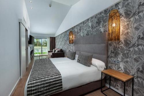 Kumara Serenoa by Lopesan Hotels