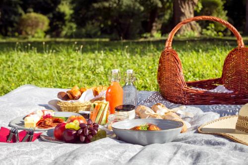 Karolyi Kastely Fehervarcsurgo