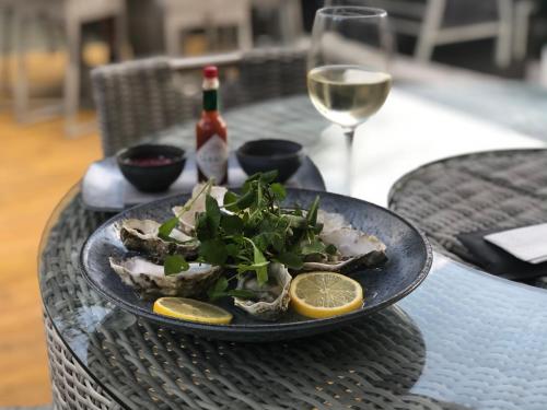 Best Western Plus Oaklands Hotel