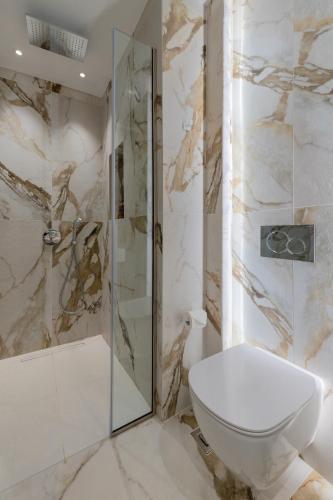 City Lion Apartments & Lofts