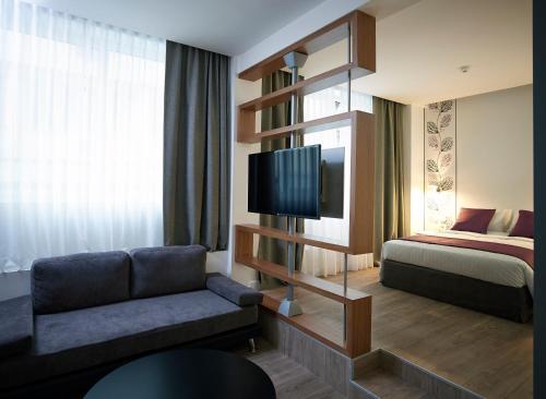 Amazon Hotel Athens