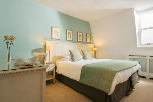 Trenython Manor Resort