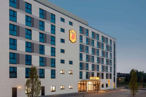 Super 8 by Wyndham Oberhausen