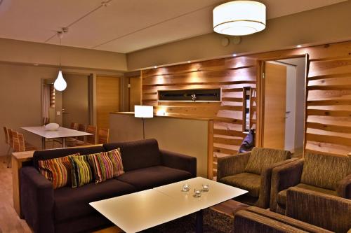 Levi Suites Unna Mànnu