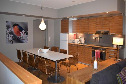 Levi Suites Unna Mànnu