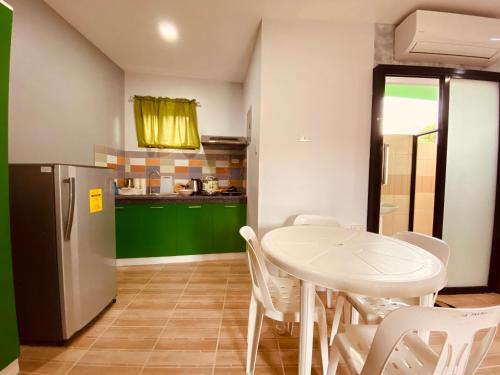 Cerca Parola Beach Resort by Cocotel