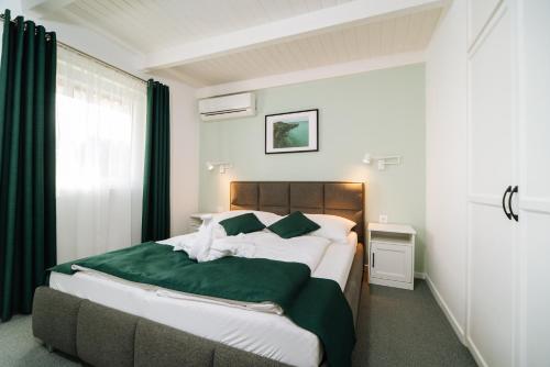 Topaz Apartmanhazak