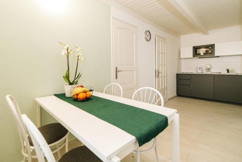 Topaz Apartmanhazak