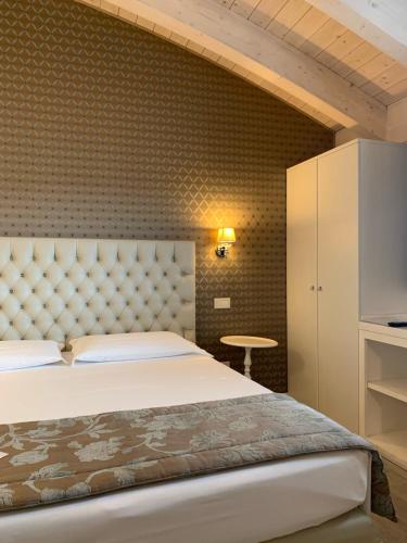 Nuova Opera Rooms