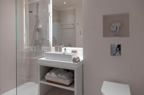 Gallery Suites & Residences Piraeus