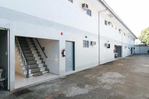 Reddoorz Near Sm Calamba - Vaccinated Staff